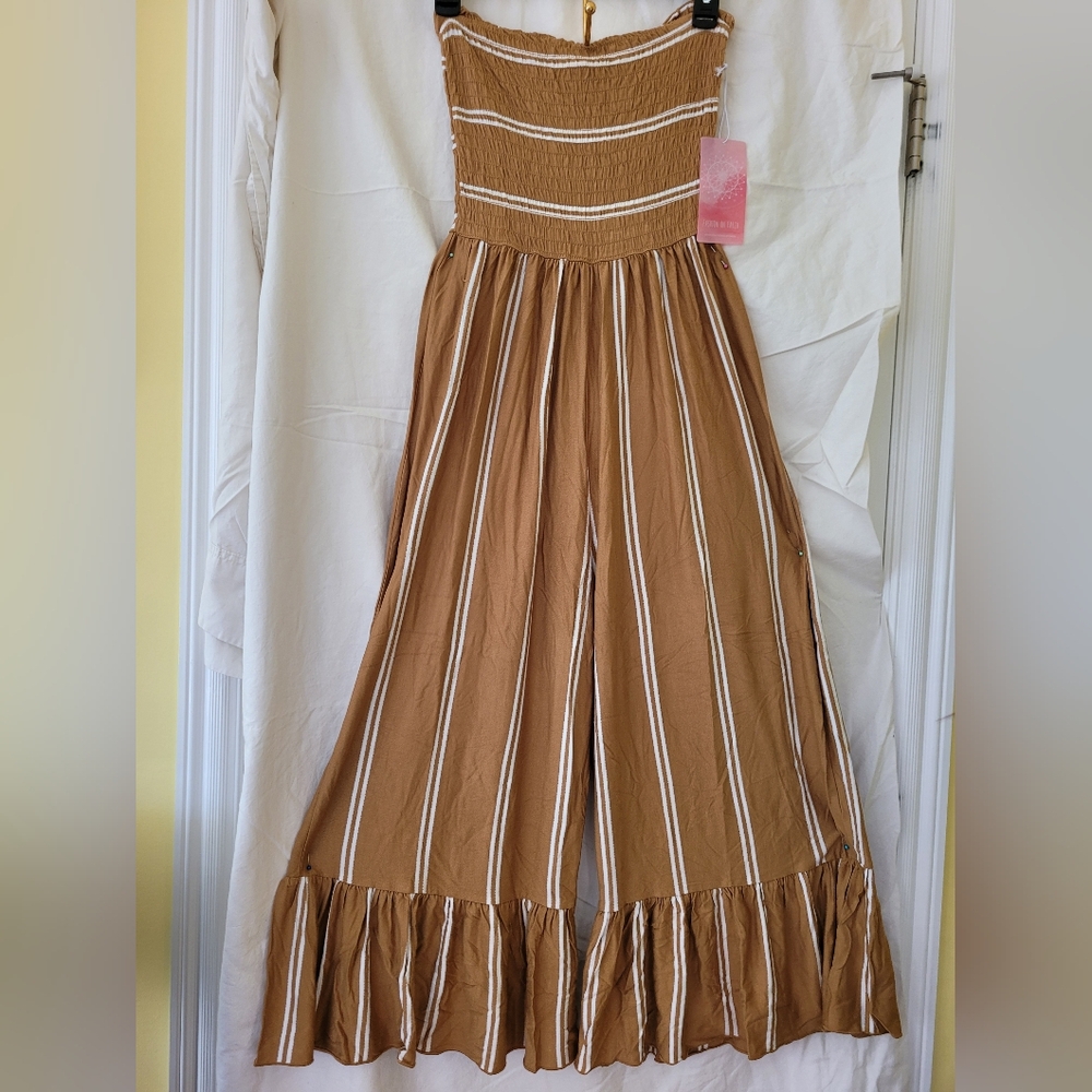 NWT FASHION ON EARTH SUMMER JUMPSUIT WITH WIDE  FLUTTER LEGS